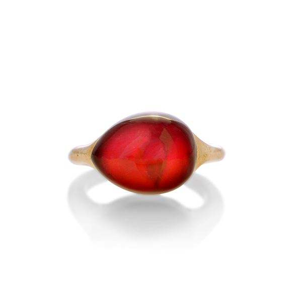 Ring in 9kt rose gold and red stone