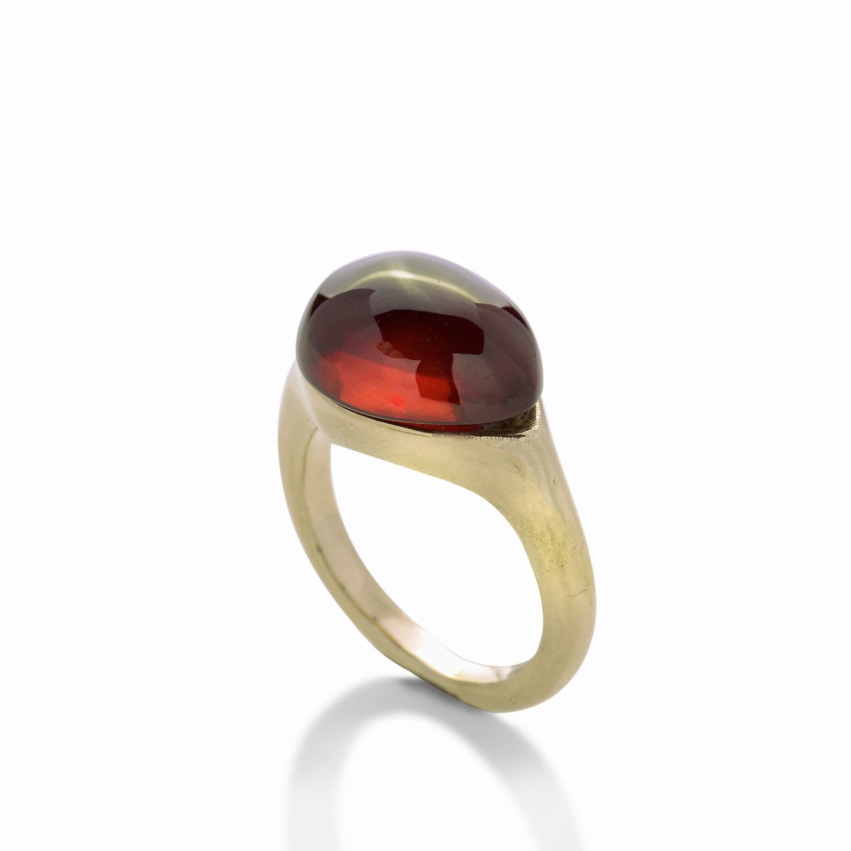 Anello in oro rosa 9 kt e pietra rossa