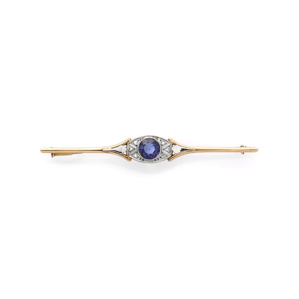 Barrette brooch in yellow gold, platinum, diamonds and sapphire