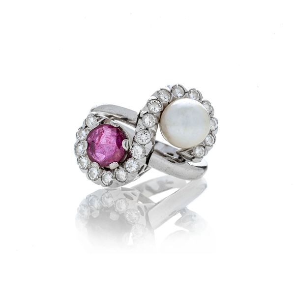 Contrariè ring in white gold, diamonds, pearl and ruby