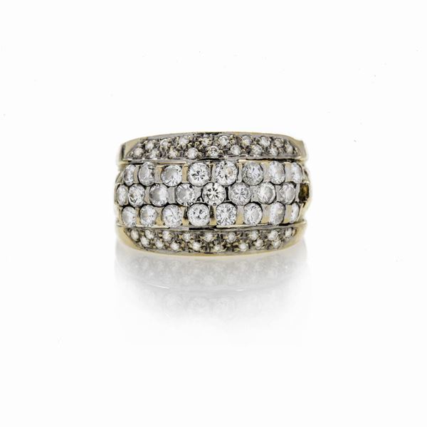Anello a fascia in oro giallo, oro bianco e diamanti