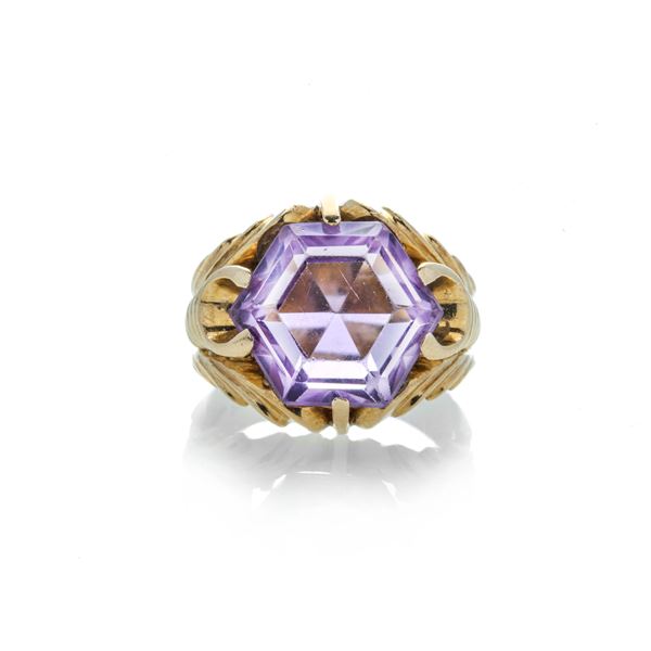 Ring in rose gold and amethyst