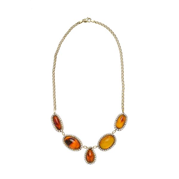 Collier in yellow gold, pearls and amber