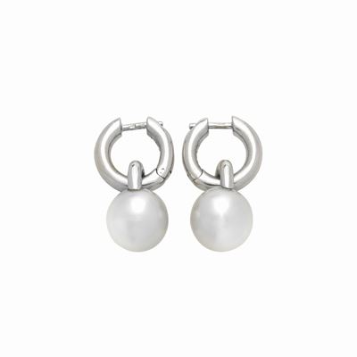 Paio di Orecchini Pendenti in Oro Bianco e Perle Mikimoto