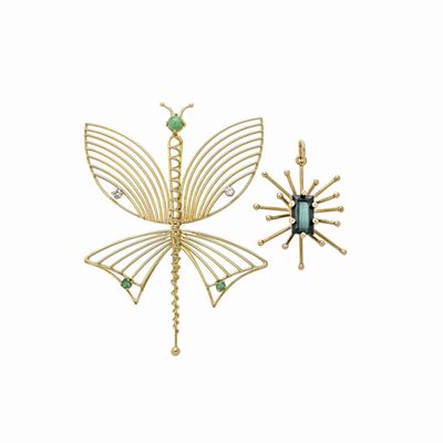 Lotto Composto da Grande Pendente Farfalla e Pendente Stella in Oro 14kt, Diamanti e Pietre Verdi