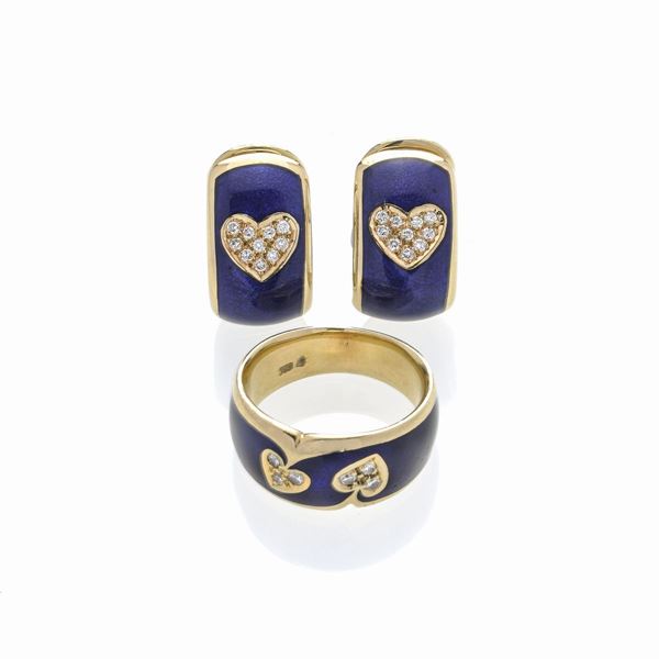 Parure con paio di orecchini e anello in oro giallo, smalto blu e diamanti