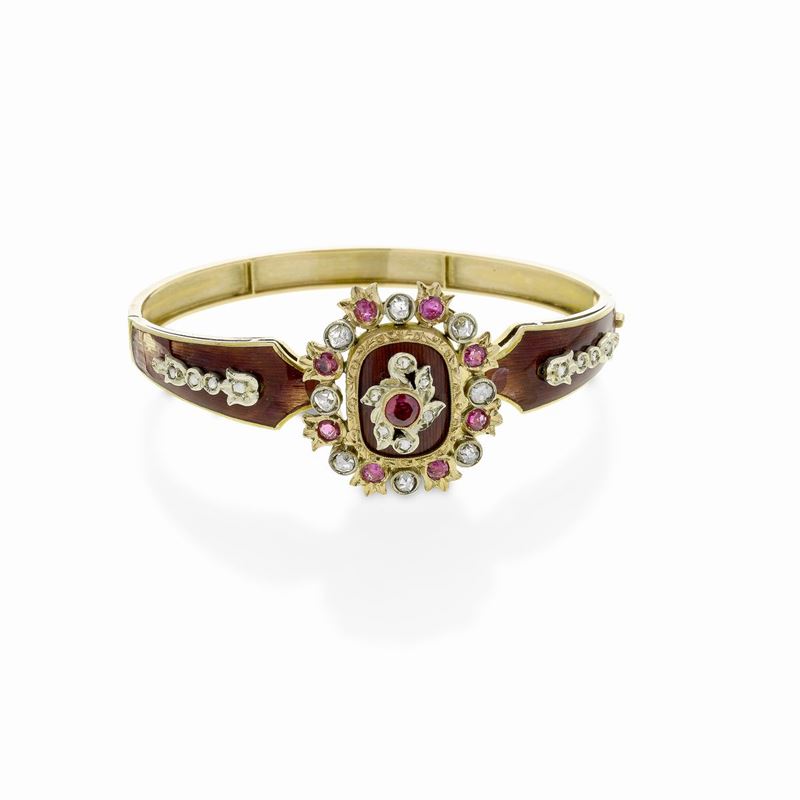 Bracciale rigido in oro giallo, smalto rosso, diamanti e rubini