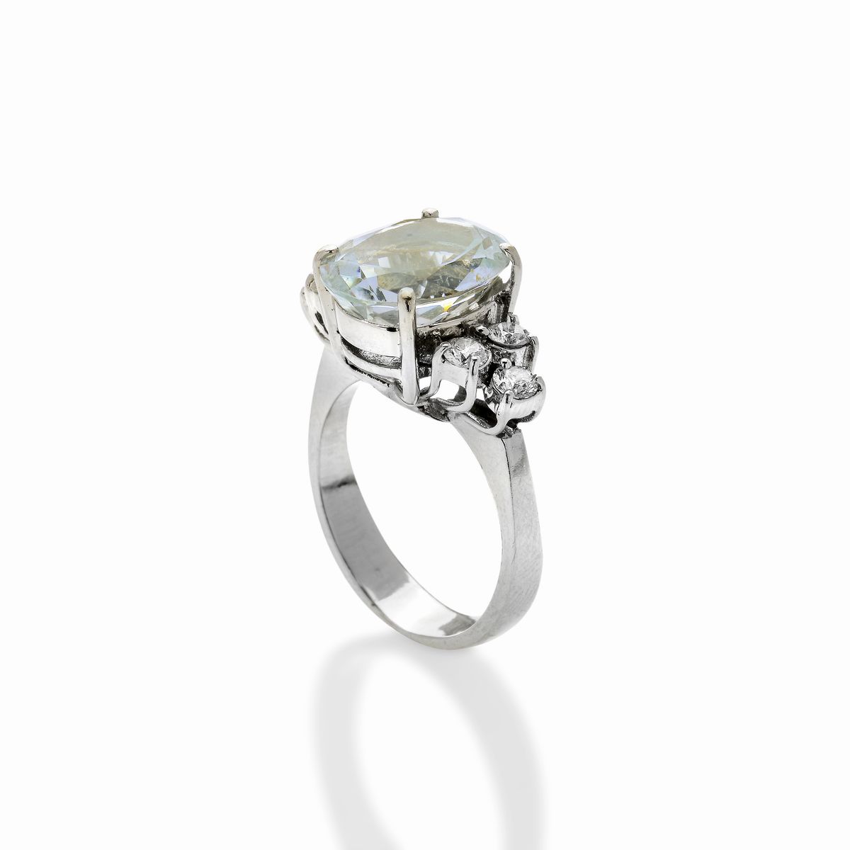 Anello in Oro Bianco, Diamanti e Acquamarina