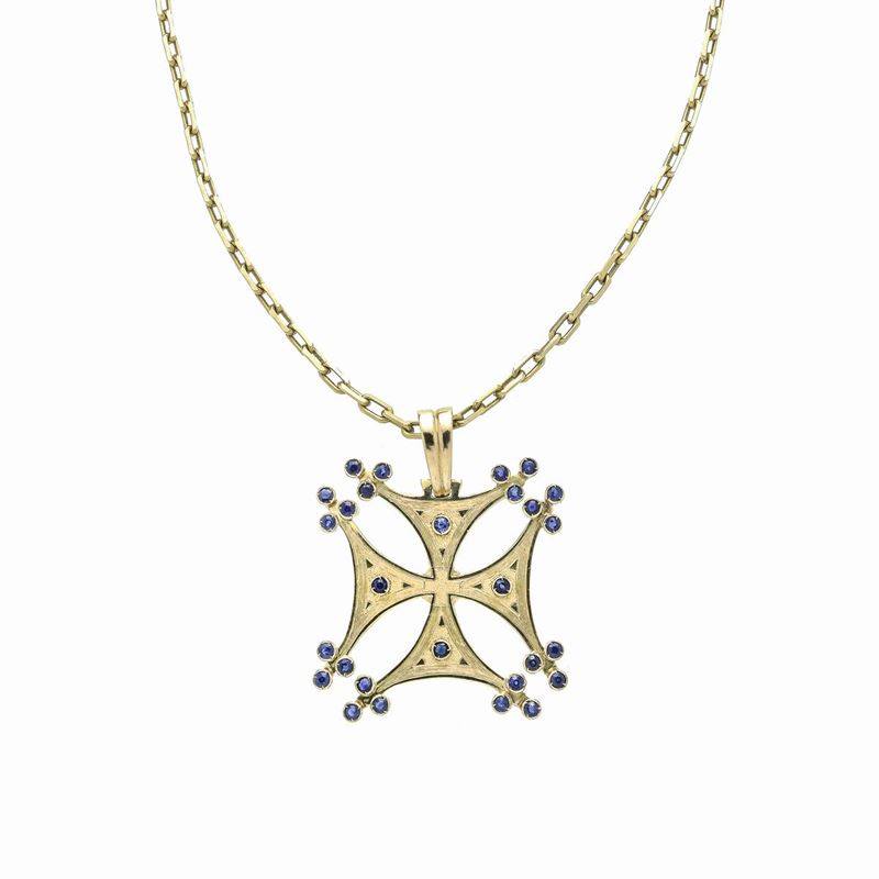 Catena con pendente in oro giallo e zaffiri