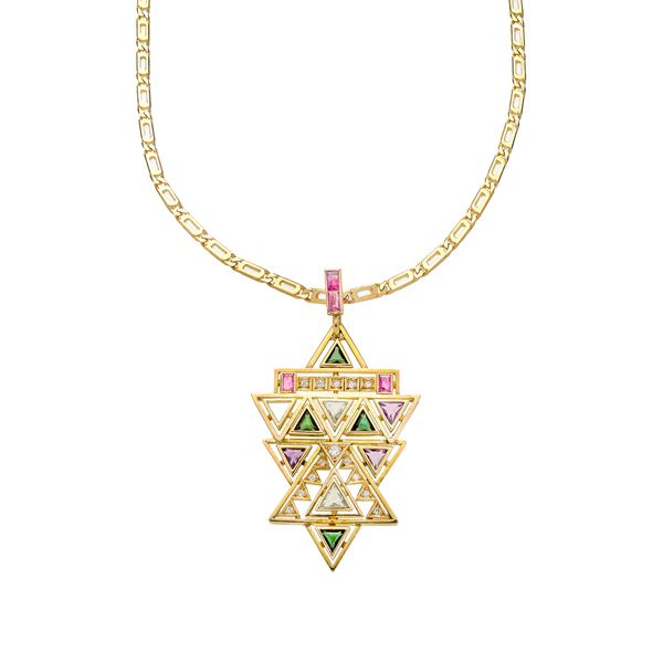 Catena con pendente in oro giallo, diamanti, quarzi colorati e tormalina rosa e verde
