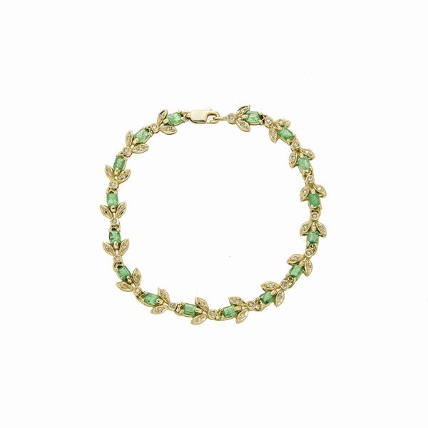 Bracelet in yellow gold, diamonds and emeralds