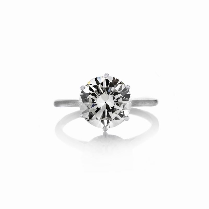 Anello solitario in oro bianco e diamante