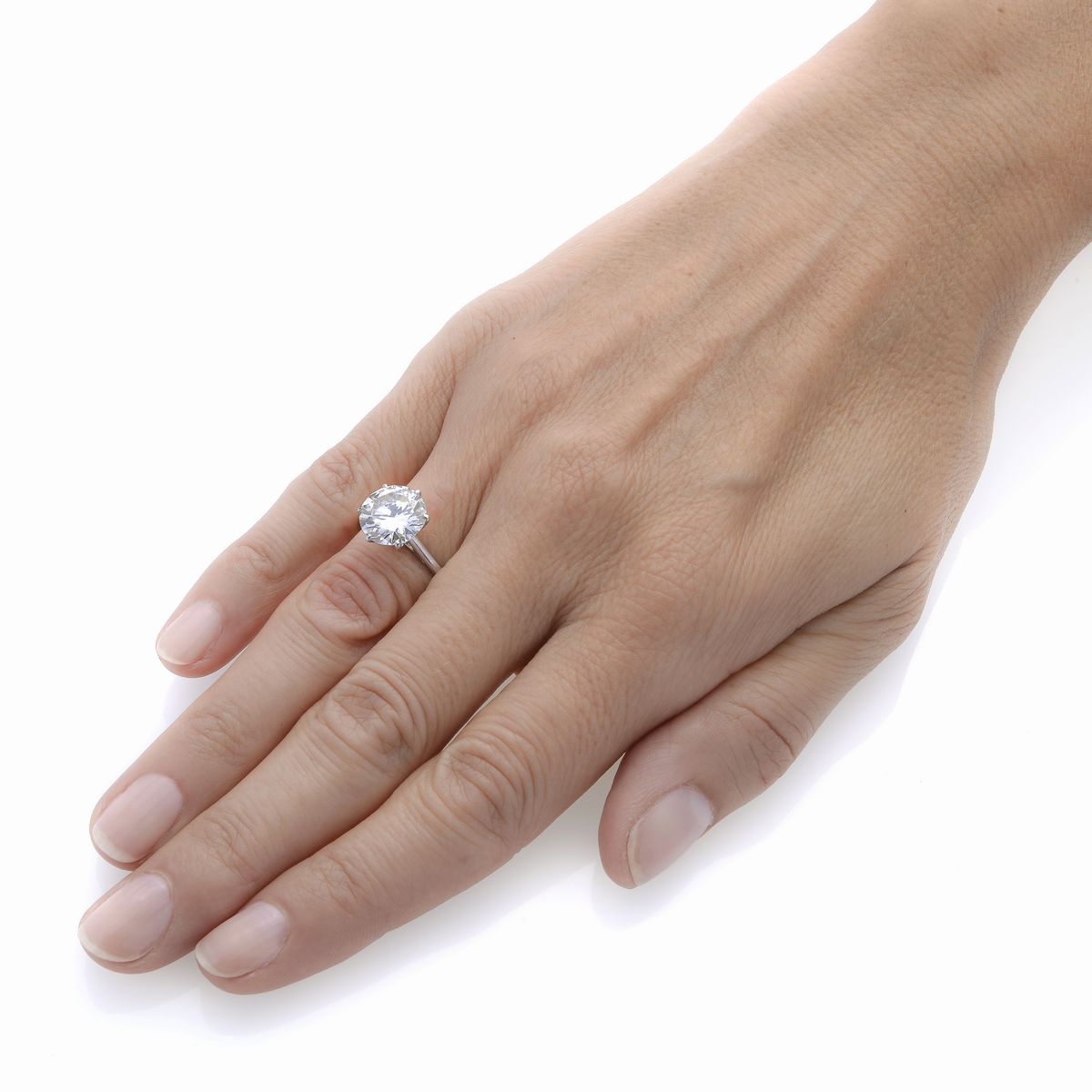 Anello solitario in oro bianco e diamante