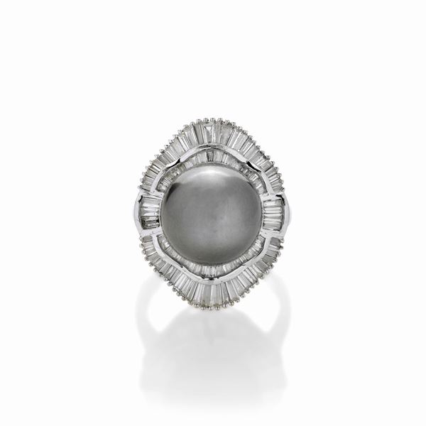 Anello in oro bianco, diamanti e perla Tahiti