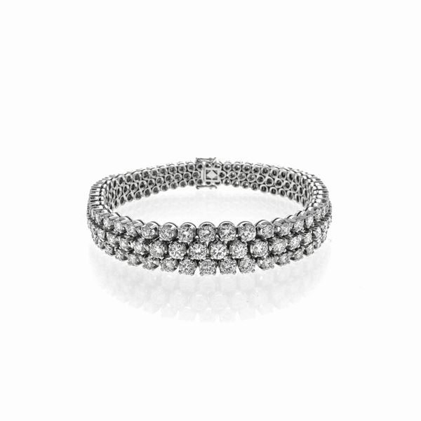 Important bracelet in white gold and diamonds