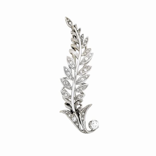 Spilla floreale in oro bianco e diamanti