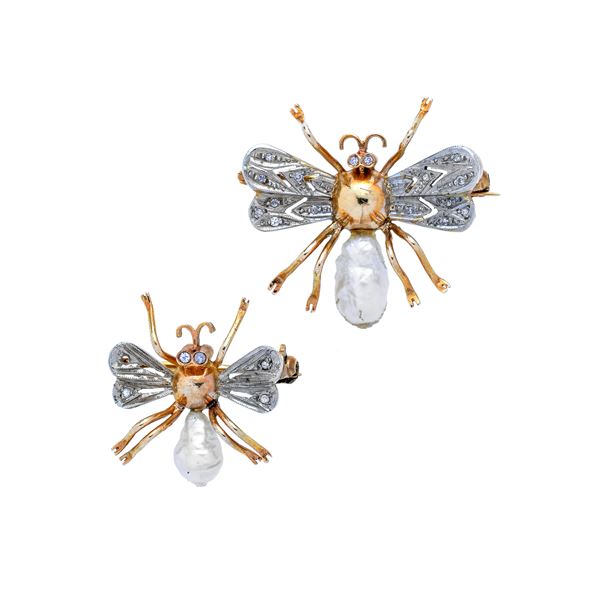 Two Dragonfly brooches in yellow gold, white gold, scarlet pearls and diamonds