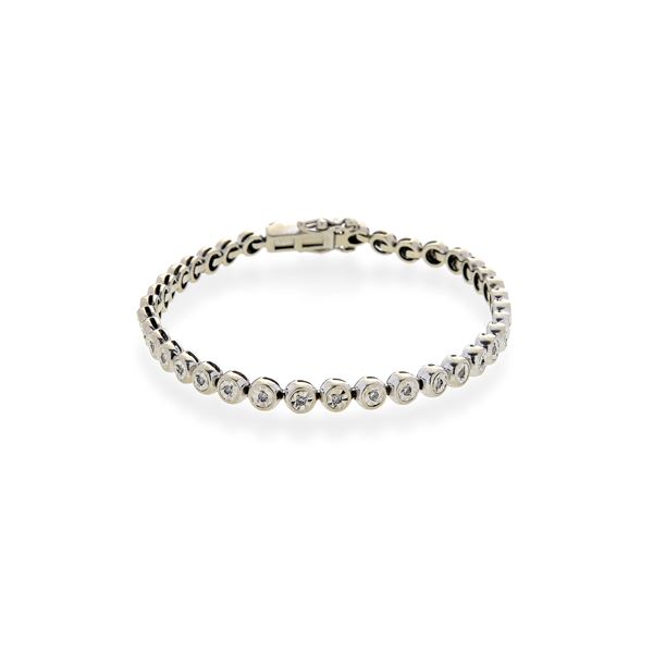 Tennis bracelet in white gold and diamonds