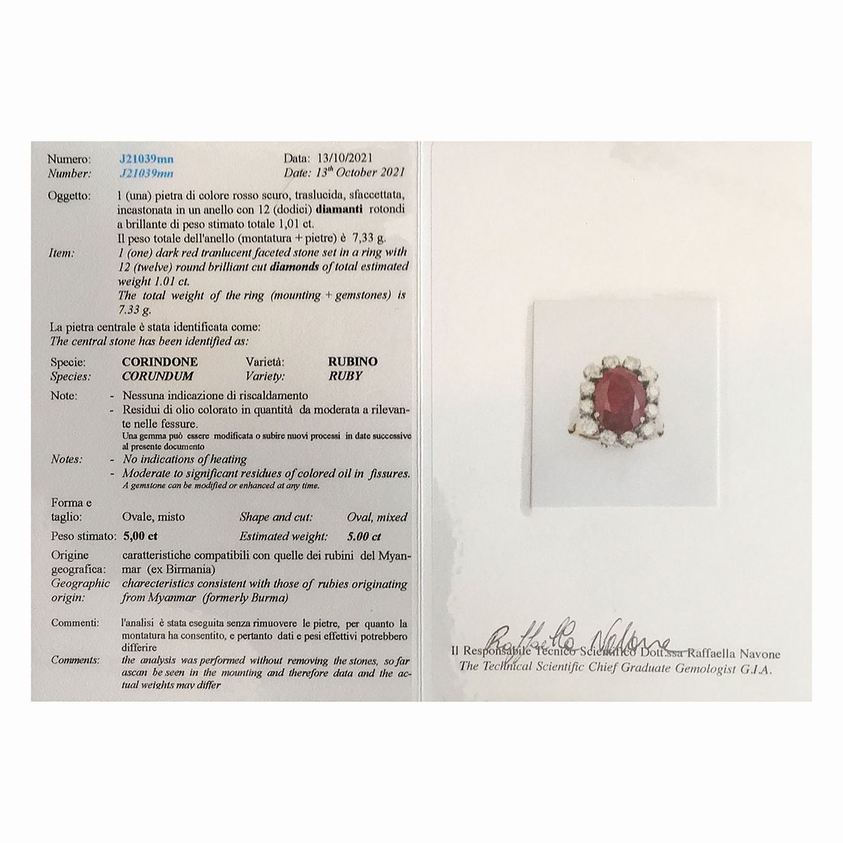 Anello a margherita in oro bianco, diamanti e rubino Birmano naturale