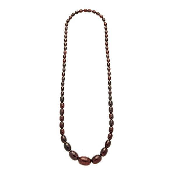 Long necklace in amber  (Sixties)  - Auction Antique, Modern and Design Jewelery Auction - Jewels from an Emilian Collection (lots 49-72) - Curio - Casa d'aste in Firenze