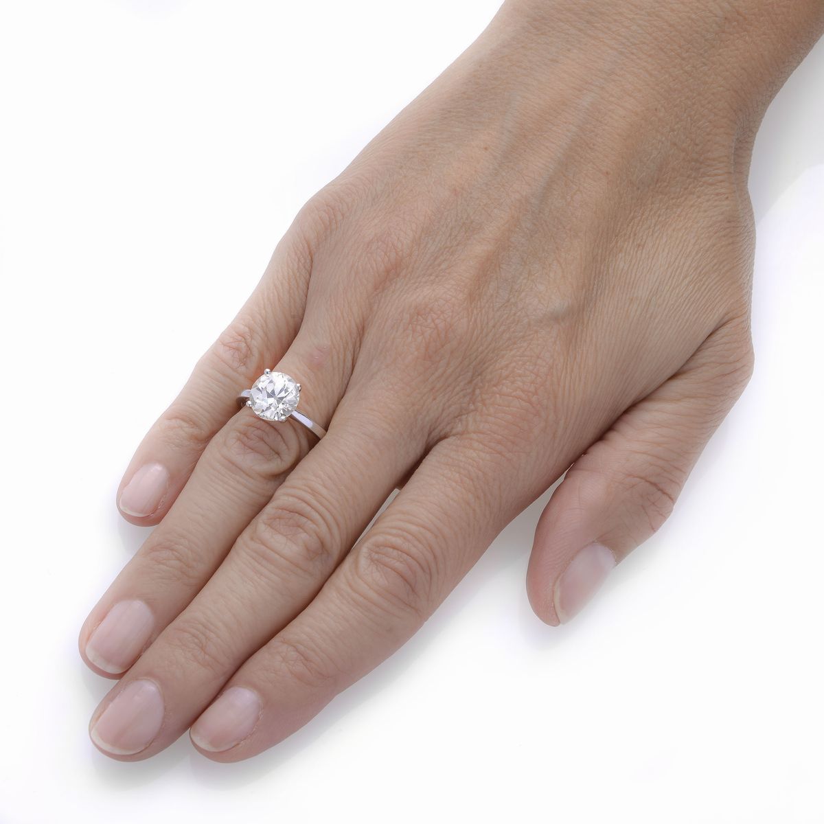 Anello solitario in oro bianco e diamante