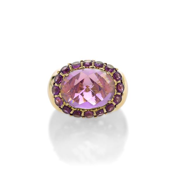Ring in yellow gold, amethyst and violet quartz
