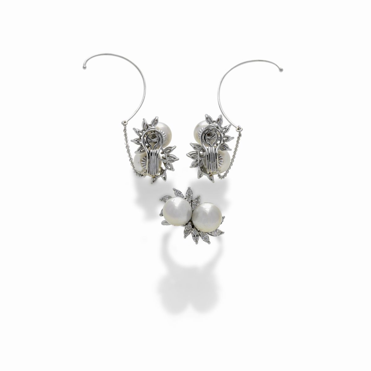 Parure in platino, oro bianco, diamanti e perle coltivate