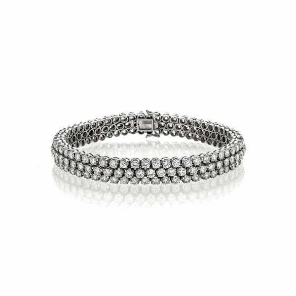 Important bracelet in white gold and diamonds