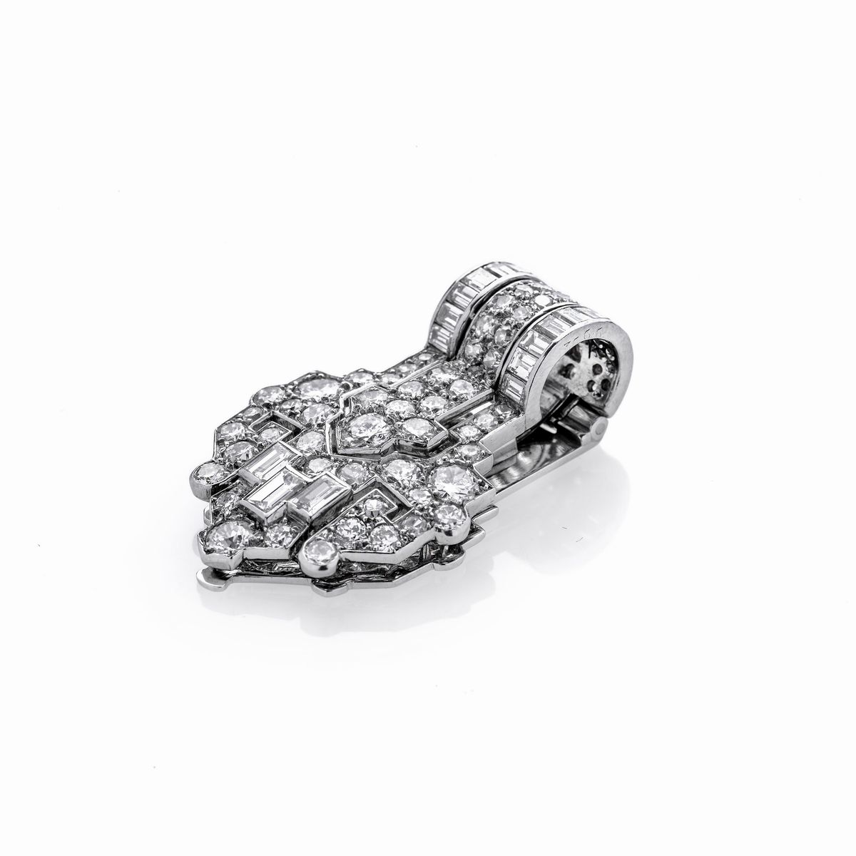 Clip in platino e diamanti Cartier