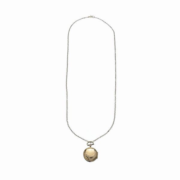 Long fine-link chain 'manin' in 22 kt yellow gold with a pocket watch case pendant