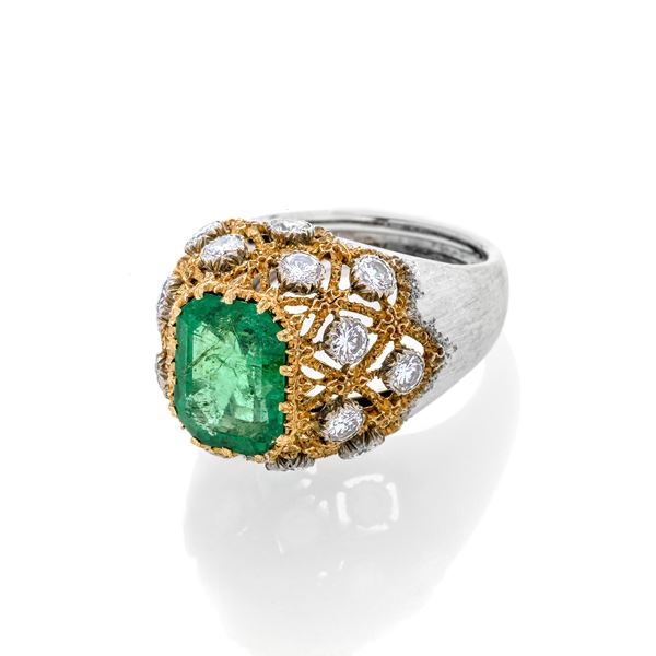 BUCCELLATI - Ring in white, yellow gold, diamonds and Colombian Buccellati emerald