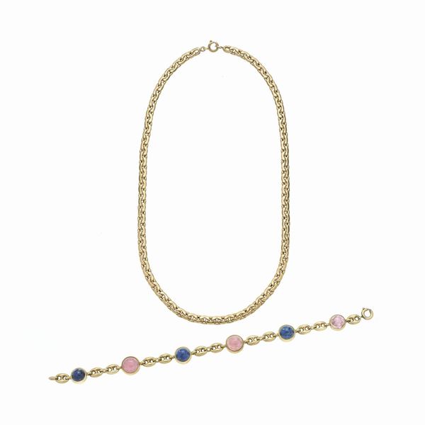 Girocollo e braccialetto in oro giallo, pietra dura blu e quarzo rosa