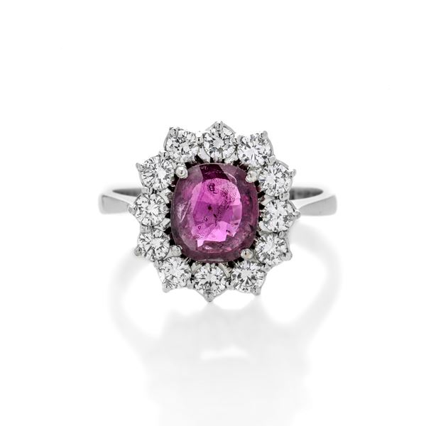 Daisy ring in white gold, diamonds and natural Thailand ruby
