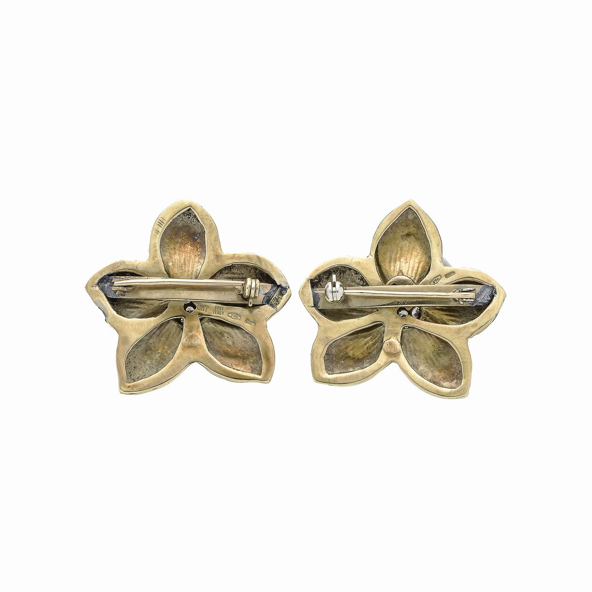 Due grandi spille a fiore in oro giallo e diamanti
