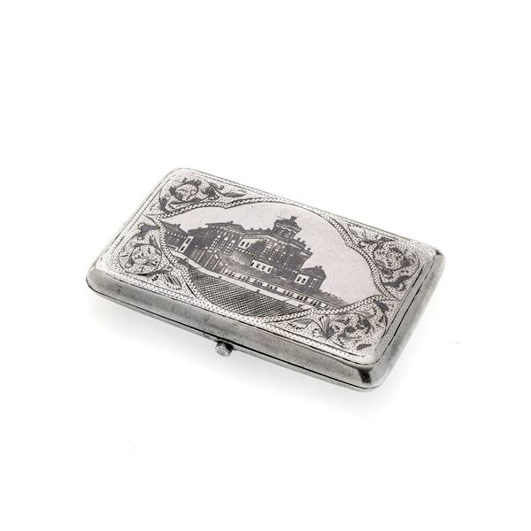 Cigarette case in silver