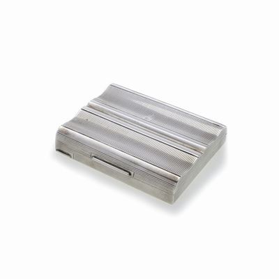 Scatola Porta-trucco in Argento Sterling con Fronte Inciso e Sagomato