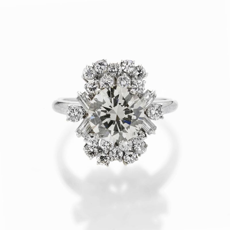 Anello in oro bianco e diamanti