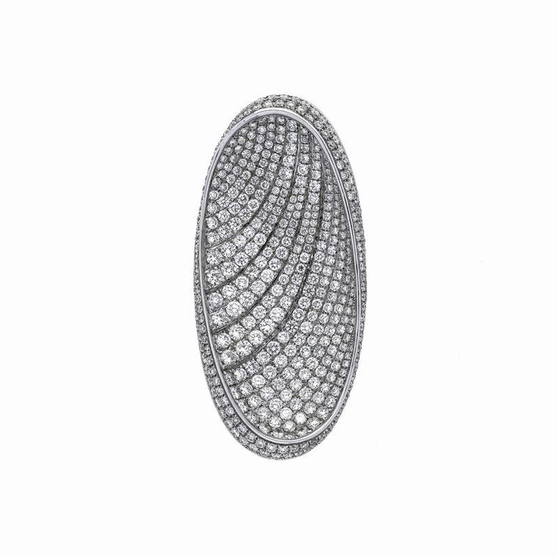 Grande pendente ovale in oro bianco e diamanti