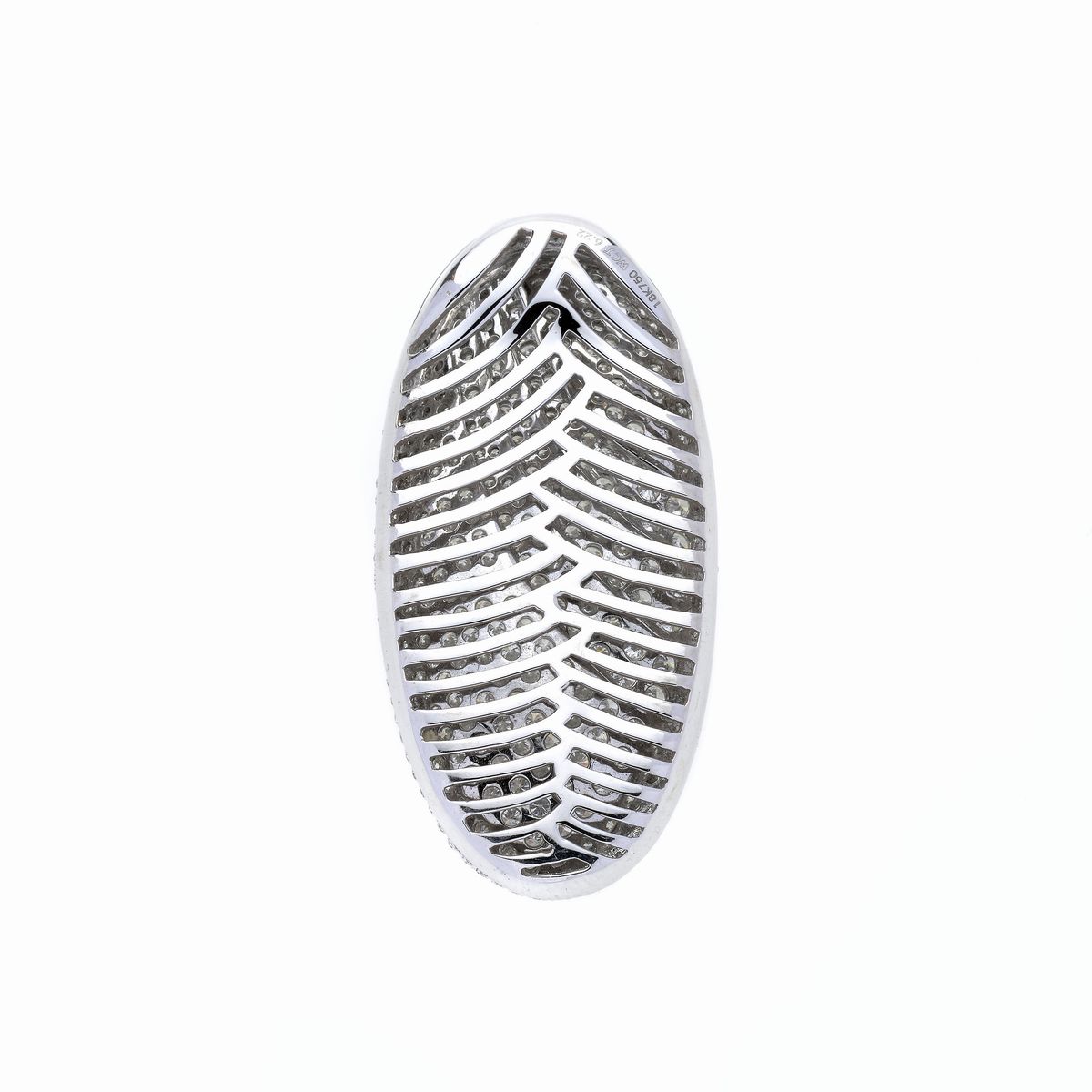 Grande pendente ovale in oro bianco e diamanti