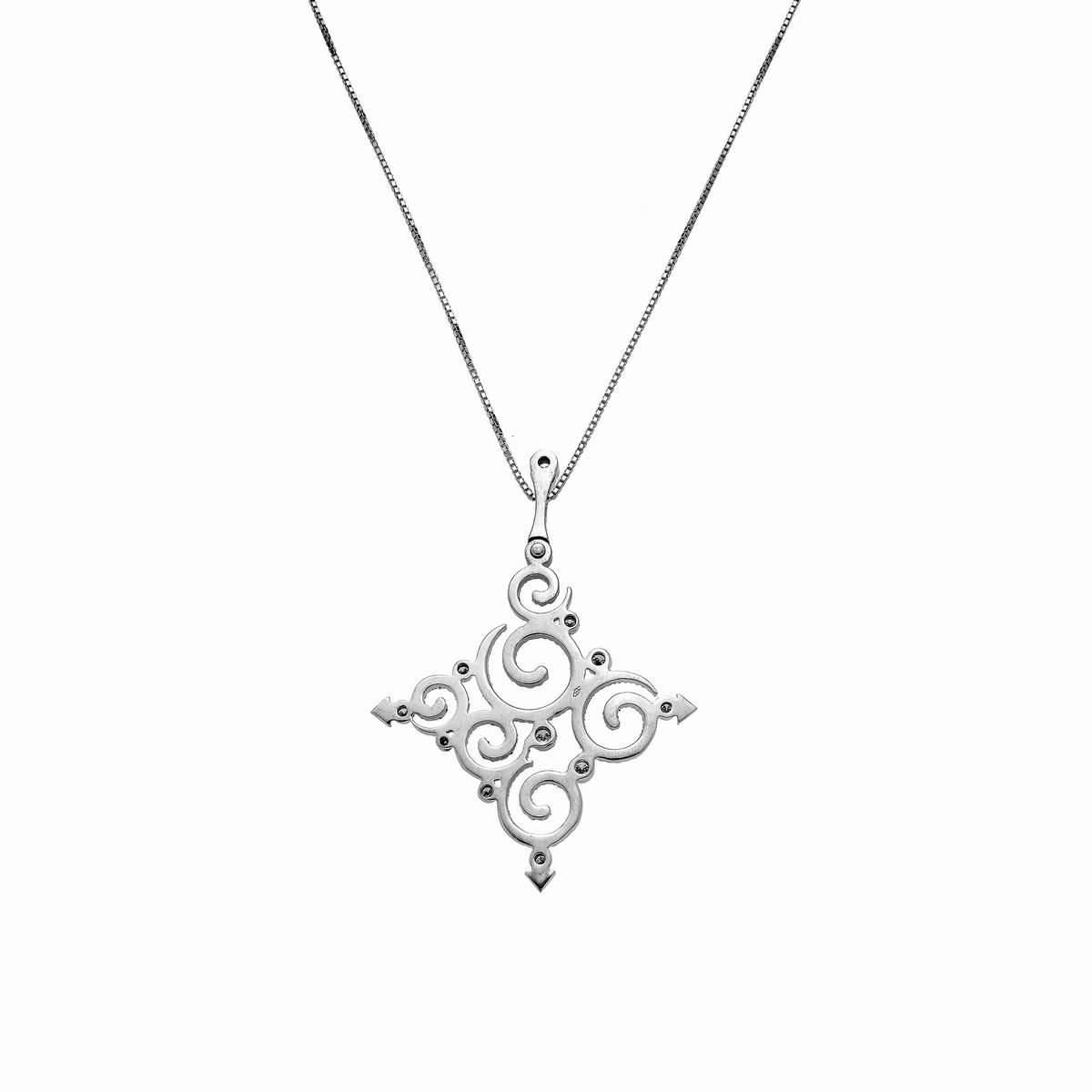 Pendente fantasia con catena in oro bianco e diamanti