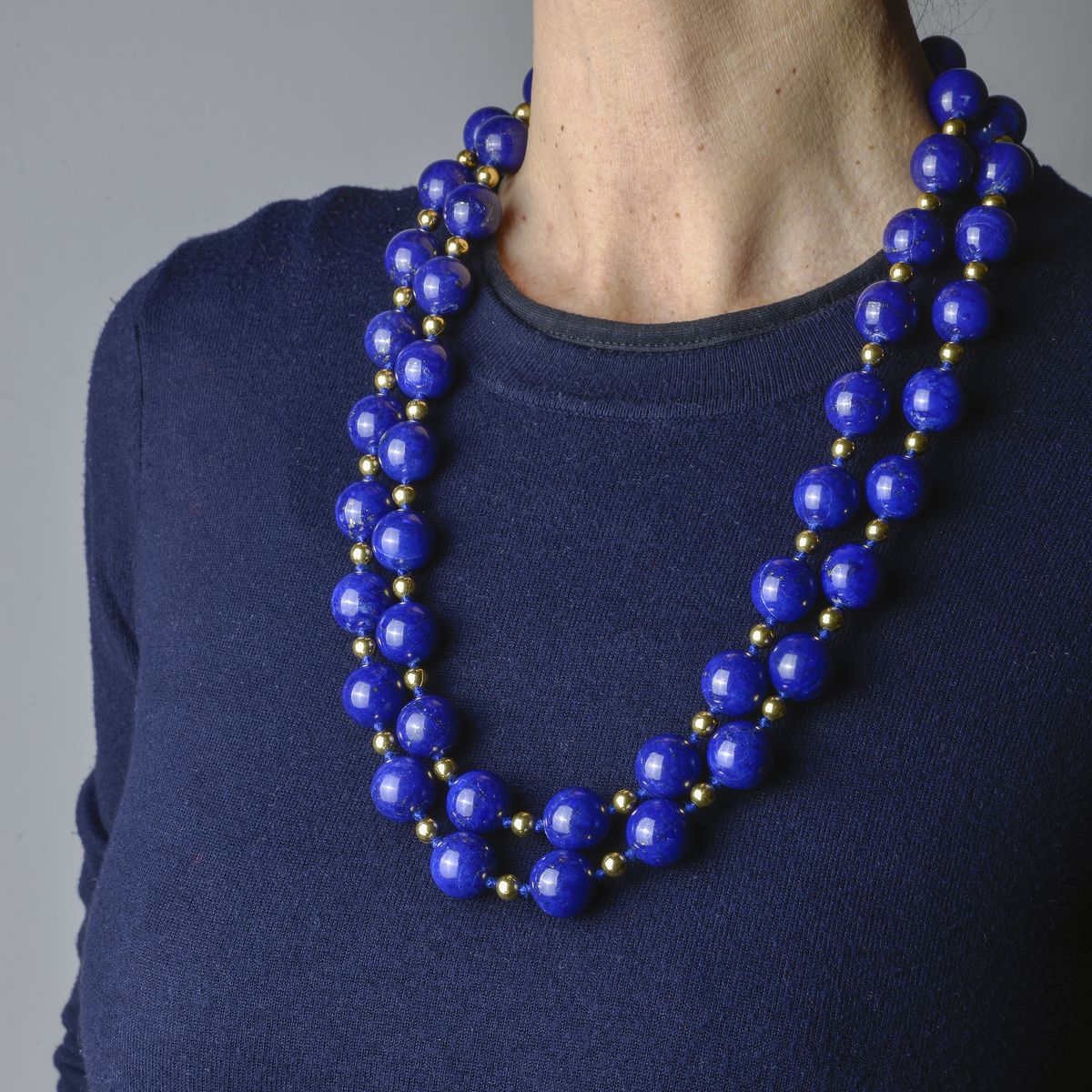 Grande collana in oro giallo e lapislazzuli
