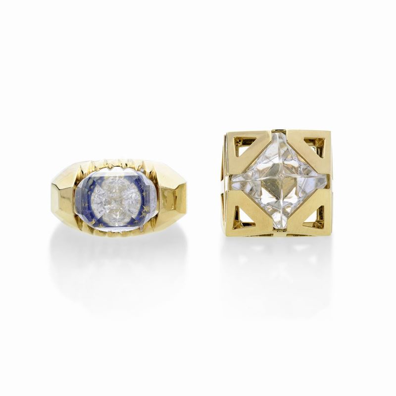 Lotto di due anelli in oro giallo e cristallo