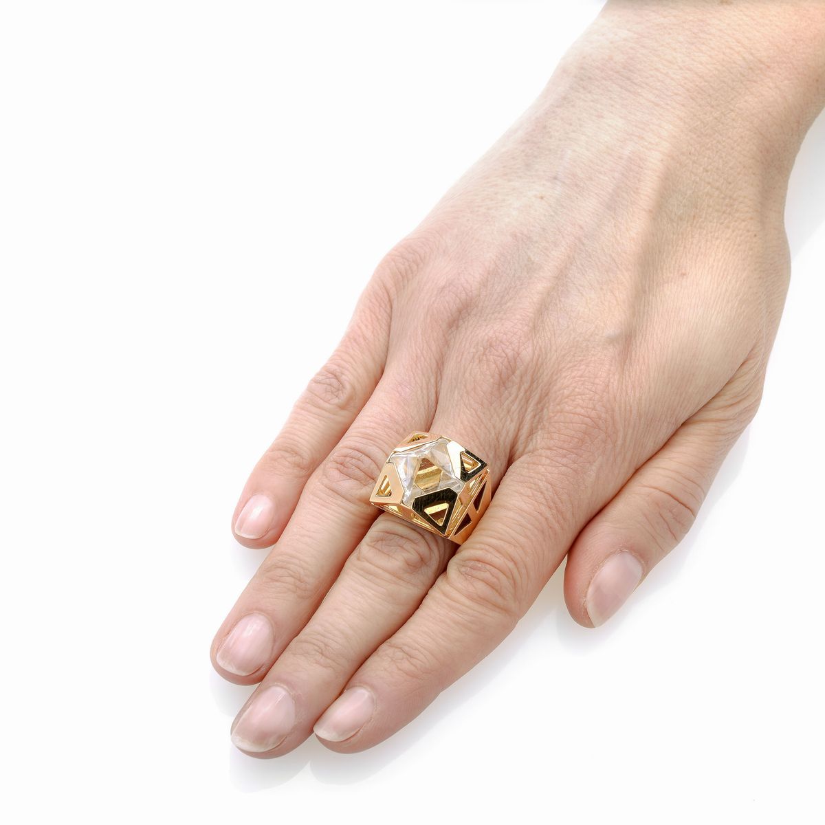 Lotto di due anelli in oro giallo e cristallo