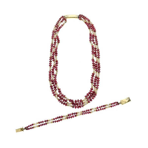 Necklace and bracelet in yellow gold, pearls and rubies and ruby roots