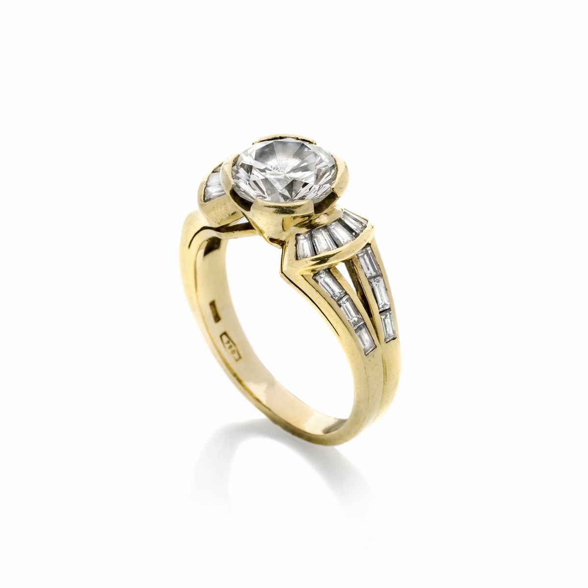 Anello solitario in oro giallo e diamanti Damiani
