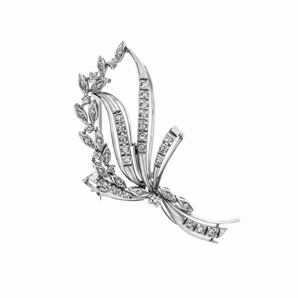 Floral brooch in white gold and diamonds