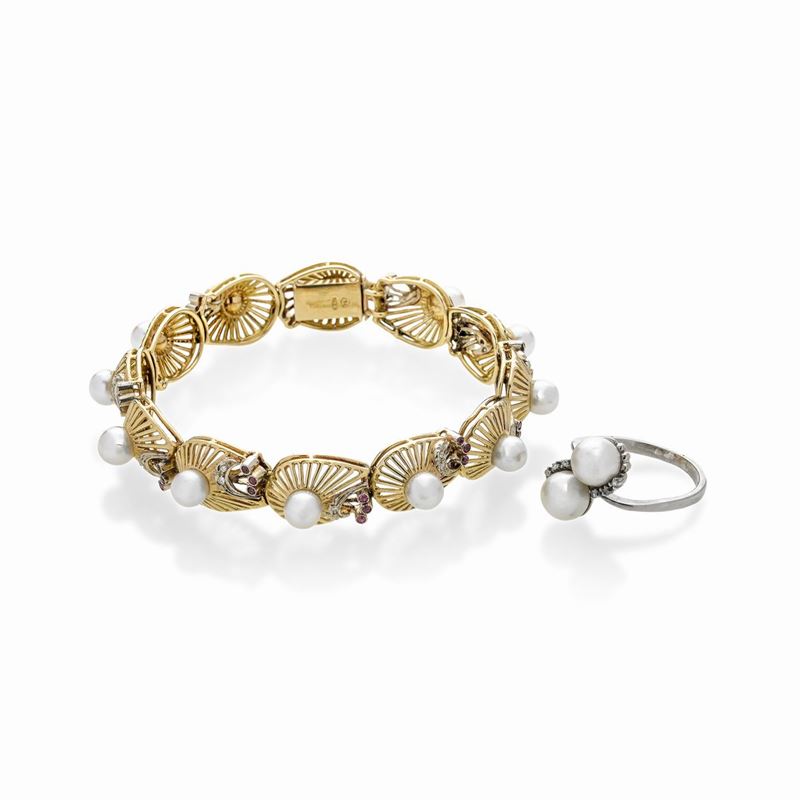 Bracciale e anello in oro giallo, oro bianco, perle e pietre rosse