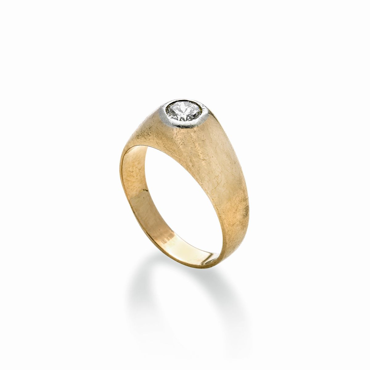 Anello solitario in oro giallo e diamante