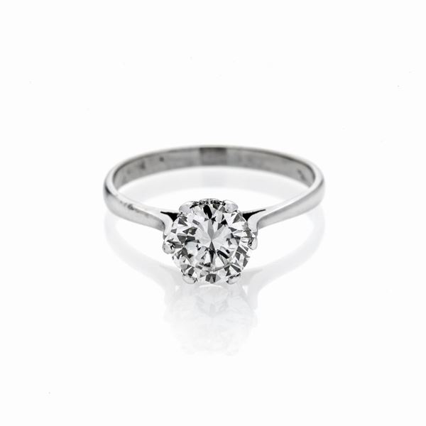 Anello solitarioin oro bianco e diamante