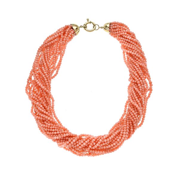 Torchon necklace in pink coral and yellow gold  (The eighties)  - Auction Auction of Jewellery, Precious Stones and Wristwatches - Curio - Casa d'aste in Firenze